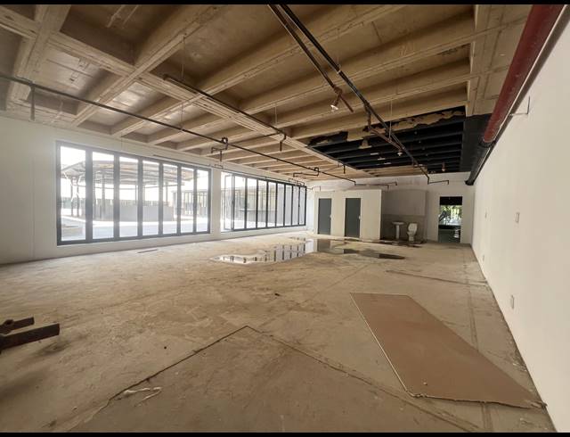 400M² RESTAURANT TO LET IN ROSEBANK